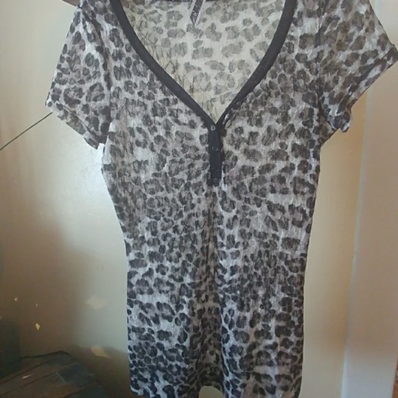BKE Tops - BKE Black Cheetah Print Top BKE Tops - BKE Black Cheetah Print Top
